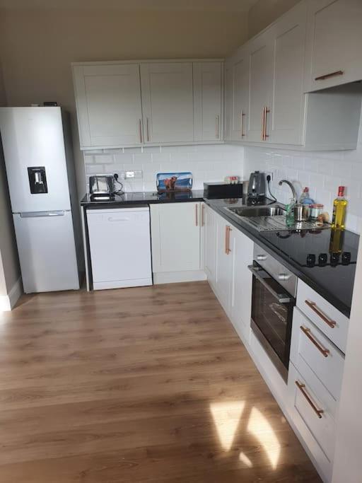 Private 3 Bedroom House Ideal For Family & Friends 基利贝格斯 外观 照片